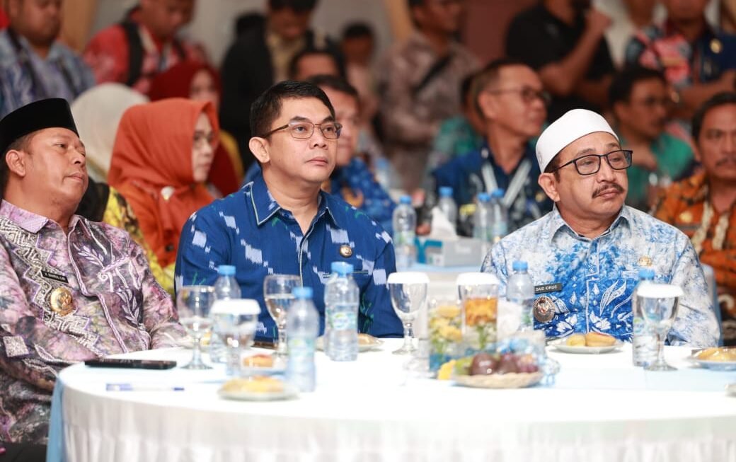 Bupati Tanah Bumbu Hadiri Rakor Pelayanan Publik se-Kalsel, Dorong Kategori Prima