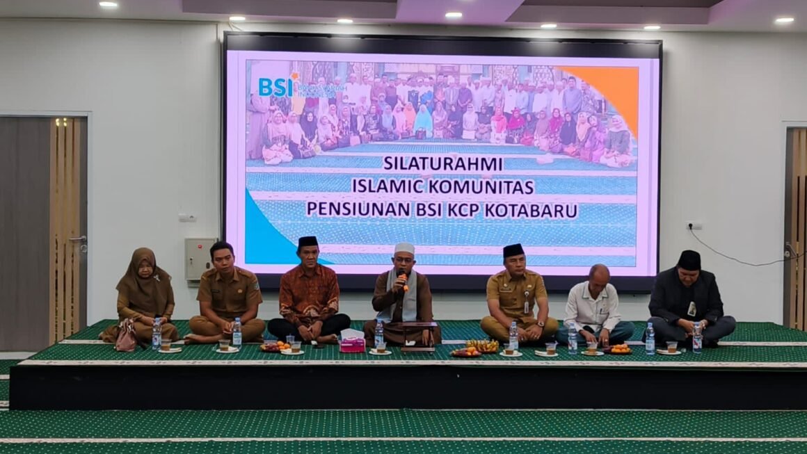 ⁠Pensiunan BSI Kotabaru Gelar Silaturahmi dan Edukasi Keuangan Digital di Masjid Apung