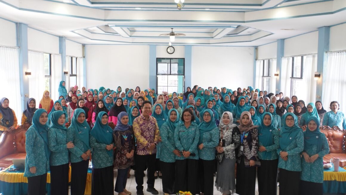 ⁠ ⁠PKK Kotabaru Bekali Orang Tua Hadapi Risiko Digital