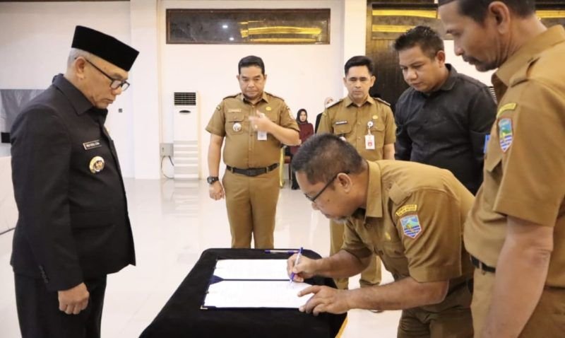 ⁠Bupati Kotabaru Lantik Pejabat dan 17 Kepala Puskesmas