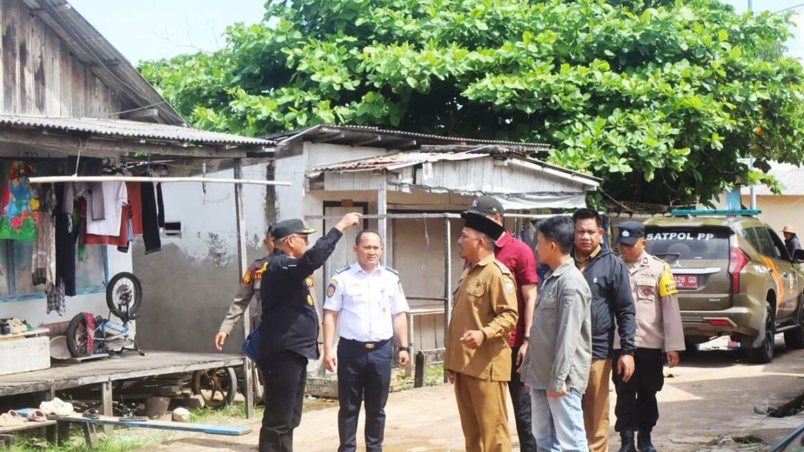Bupati Kotabaru Tinjau Infrastruktur Wisata Teluk Tamiang, PJU Jadi Prioritas